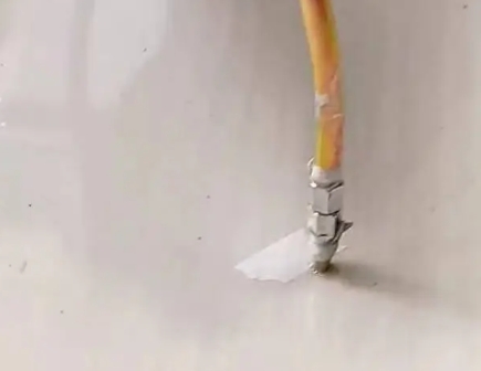 石鼓瓷砖空鼓维修公司专业解答在瓷砖铺贴过程中，如果使用的砂料过粗（如全部使用了粗砂），可能会导致以下问题
